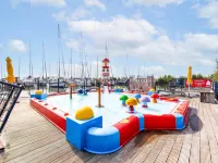 Houseboat in Volendam Marina Hotels in Volendam