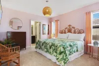 Lake View at Solterra Resort 7 Bedrooms, Sleeps 18 Villa Hotels in Davenport