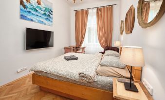 Room & Parking Assistance