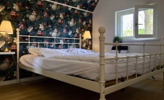 Joke am Deich 6 Pers House with Equipped Terrace Behind a Dike at Lauwersmeer