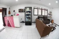 A Oca Hostel Bar - 2 ดาว