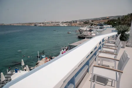 Yam Suites Отели в г. Enfeh