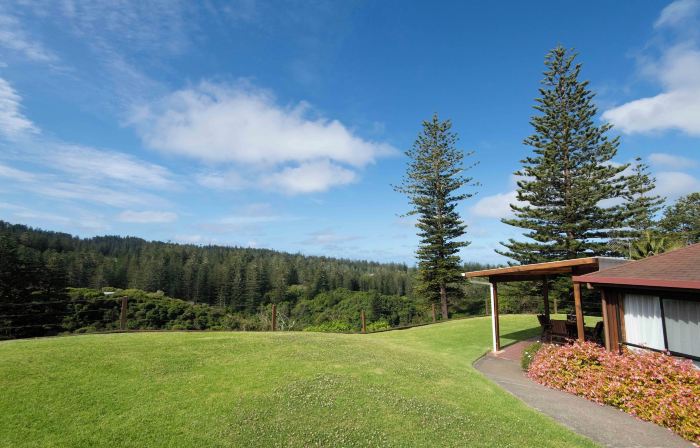 Whispering Pines Cottages