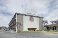 Studio 6 Mesquite, TX – Town East