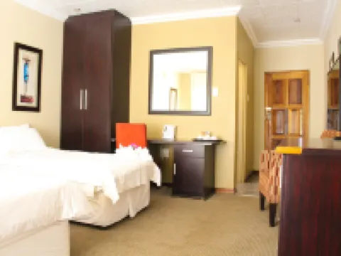Zororo Lodge Hotels in Central