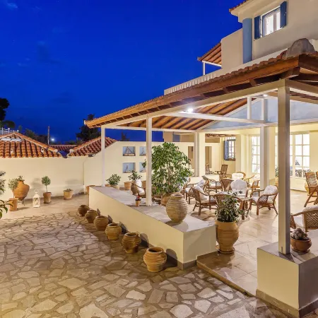 Stafylos Suites & Boutique Hotel