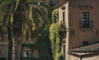 Mr & MRS Smith Seven Rooms Villadorata