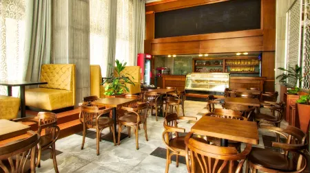 Yinm Furnished Apartment Отели рядом с достопримечательностью «AU Conference Center»