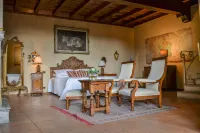 Castello di Cernusco Lombardone Hotels in Calco