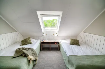 Apelviken Lägenhetshotell Hotels near Varberg Golf Club
