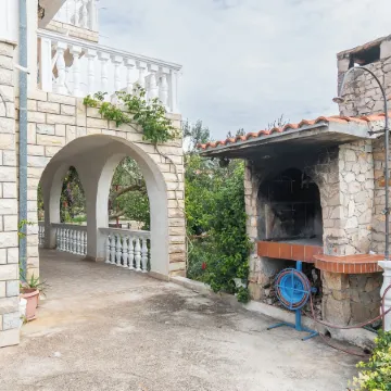 Apartment and Rooms Radojka