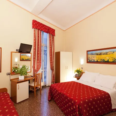 Hotel Helvetia Отели рядом с достопримечательностью «Улица Виа-Гарибальди»