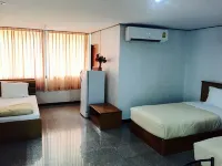 Thanakorn Garden Hotel Hotel di Uttaradit
