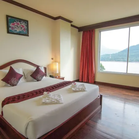 Arawan Riverside Hotel