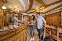 Hotel La Torretta Hotel a Temù