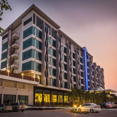 Alvarez Hotel