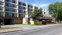 Greenwood Inn & Suites Hotels in Корнер-Брук