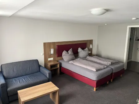 La Flamme Wertheim Garni Отели в г. Мондфельд