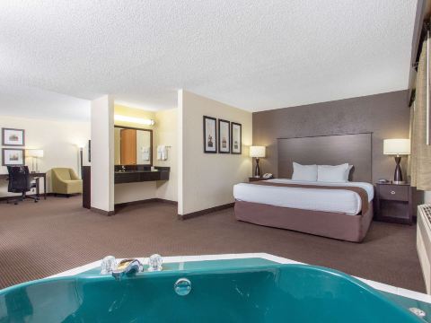 AmericInn by Wyndham Rhinelander