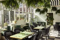 The Vanderbilt, Auberge Collection - breakfast
