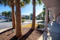 Grand Palms Resort