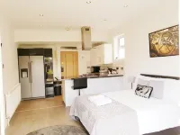 Cogie Abode Hotels in Enfield