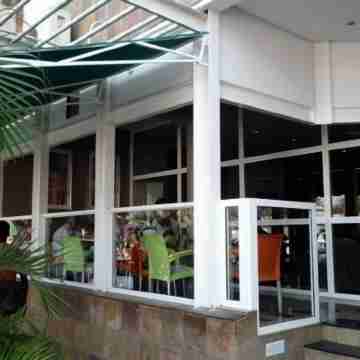 Hotel 2001 Hotel Exterior