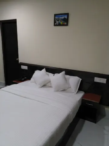 Tropical Suites