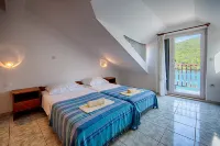 Apartments Malo Lago Hotels in Korcula Island