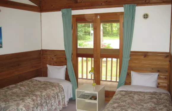 赫羅塔尼膳食公寓