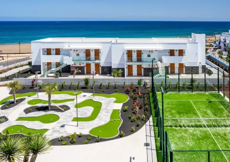 Hotel Lava Beach Отели в г. Гуиме