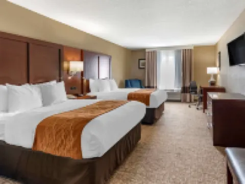 Comfort Inn & Suites Hotels in Muncie