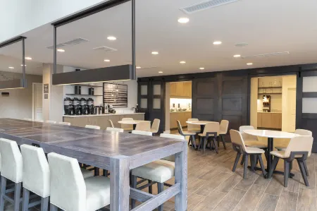 Residence Inn Lafayette Отели в г. Лафайетт