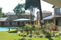 Hoyohoyo Chartwell Lodge - piscina