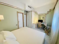 Hotel President - Vintage Hotel in Centro - balcony