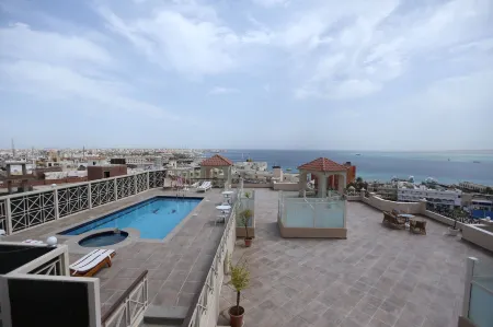 Lilly apartments Отели рядом с достопримечательностью «Махмея пляж»