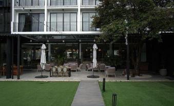 Scene Bangkok Noi