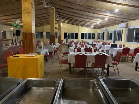 Hotel & Campement du Lac Rose