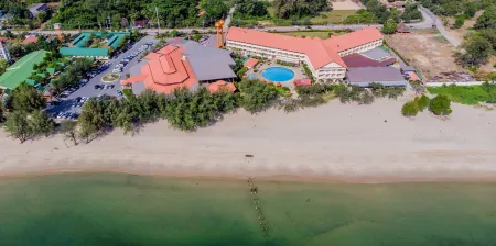 Haad Kaew Resort Отели рядом с достопримечательностью «Wat Bo Thong»