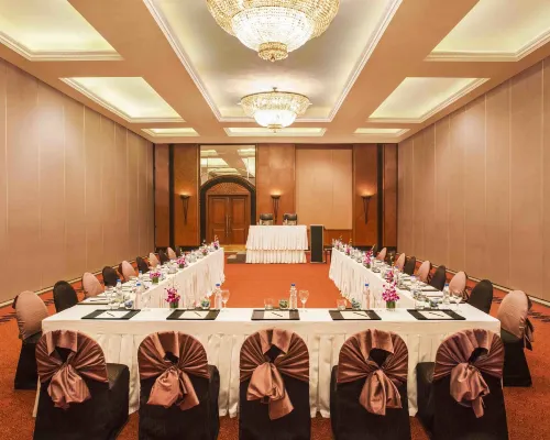 Eros Hotel New Delhi by IHG Geschäftseinrichtungen Photos