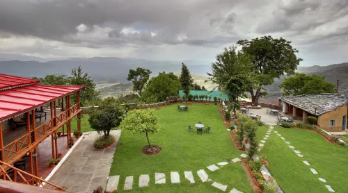 Chevron Eco Lodge Hotels in Kausani State