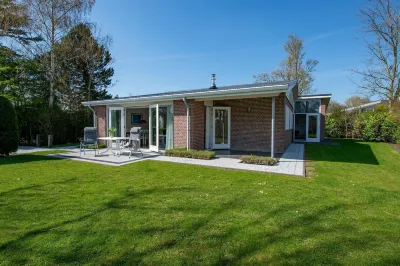 Detached Bungalow Perfect for Water Sports and Nature Enthusiasts