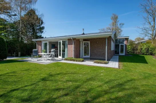 Detached Bungalow Perfect for Water Sports and Nature Enthusiasts