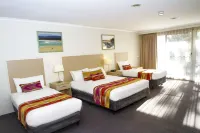 Fairway Motor Inn - balcony