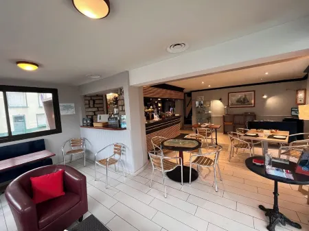 Hôtel des îles Отели рядом с достопримечательностью «Camping l'Escale»