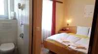 Hotel Europa Guest House فنادق في Saas-Grund