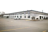 Seaport Inn & Suites - 2-Star