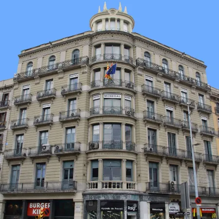 Hotel Monegal Отели рядом с достопримечательностью «Парковка MACBA»
