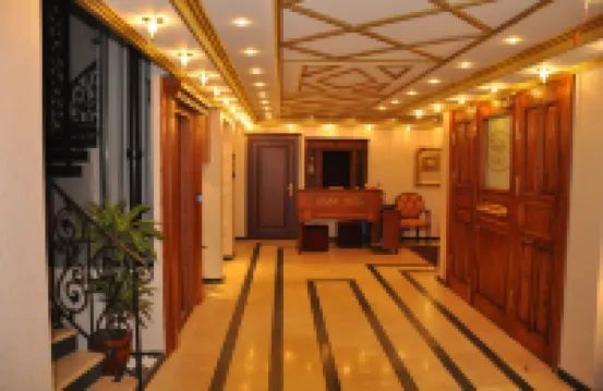 Aruna Hotel