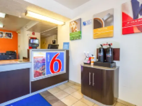 邁措沃北6號汽車旅館 梅薩酒店